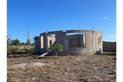 Unfinished-Development-Project-in-Mfumbwi-03