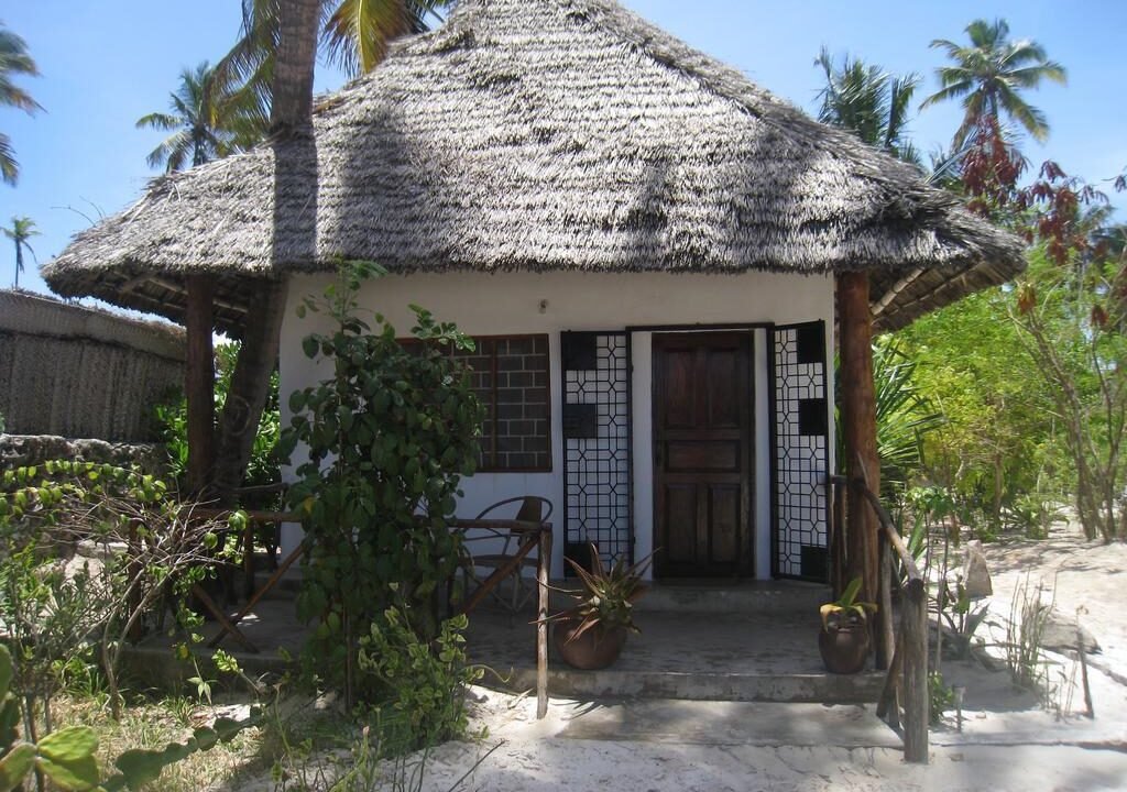 Upepo-Boutique-Beach-Bungalows-Bed-Breakfast-Bwejuu-Exterior