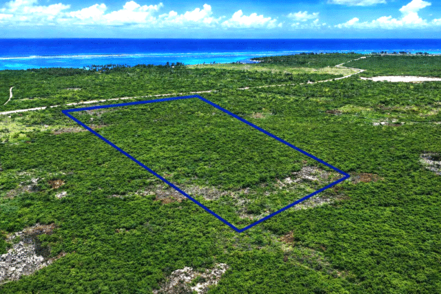 FOR SALE | HIGH-POTENTIAL LAND WITH 93 METERS ROAD FRONTAGE.